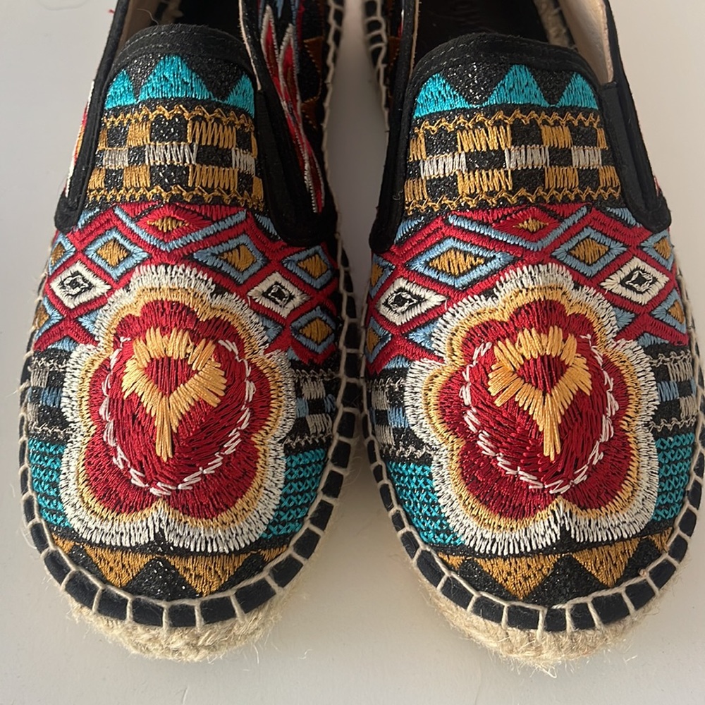 NEVER WORN! Johnny Was espadrilles - Picture 2 of 4